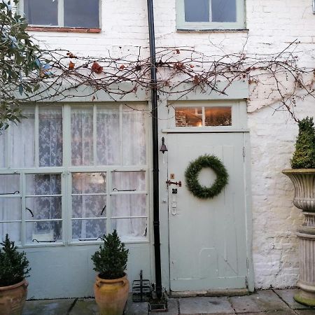 The Clockhouse Apartment Old Windsor Exterior photo