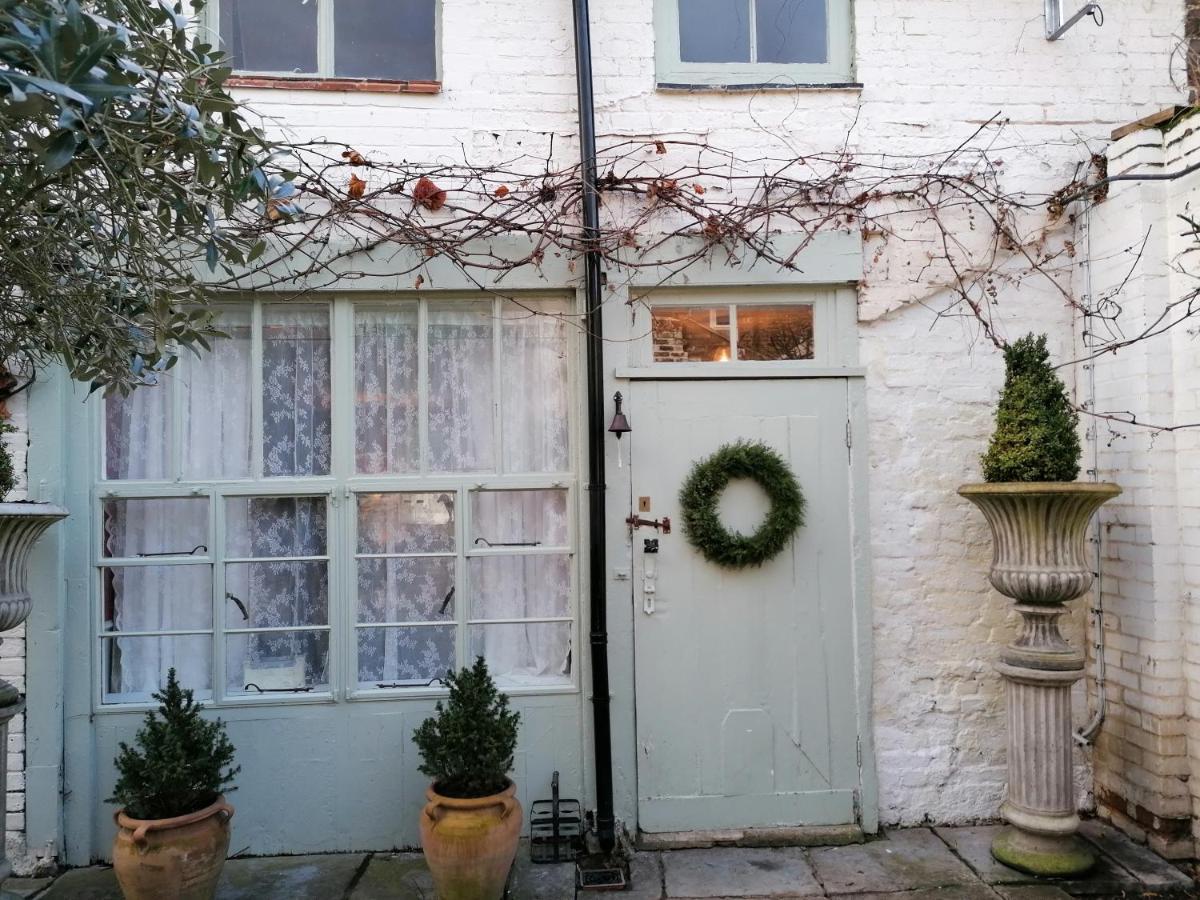 The Clockhouse Apartment Old Windsor Exterior photo